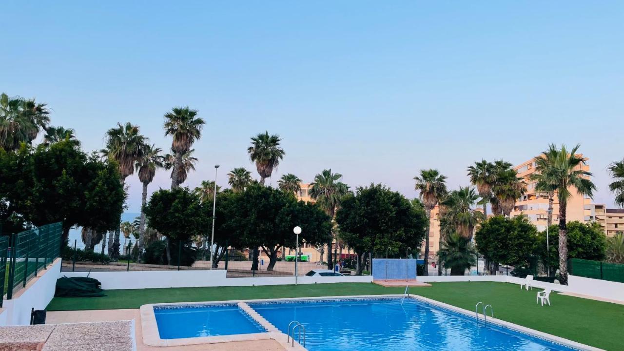 Holiday With A Sea View Торевьиа Экстерьер фото